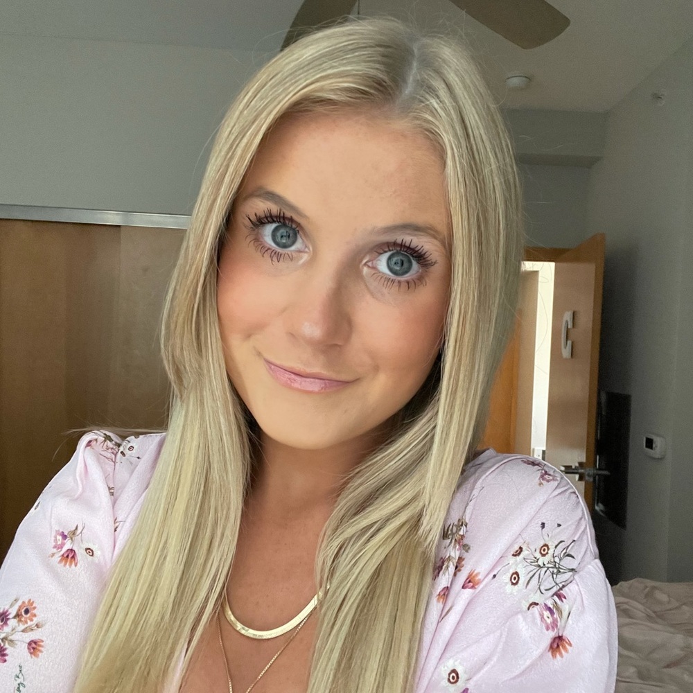 Meet your Posher, Caroline